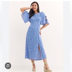 Nobody’s Child Dee Dee floral split dress, size 4 US/ size 8 UK. Worn few times.